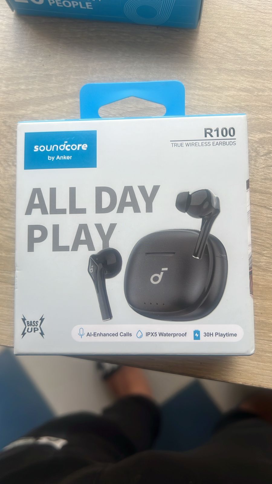 ايربودز R100